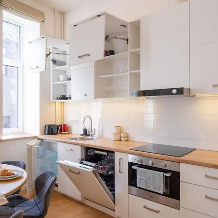 Families & Groups - 4 Bedrooms - Free Parking - Location Apartamento Riga