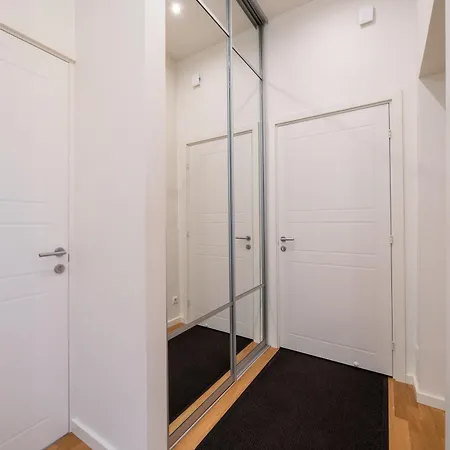 Families & Groups - 4 Bedrooms - Free Parking - Location Apartamento